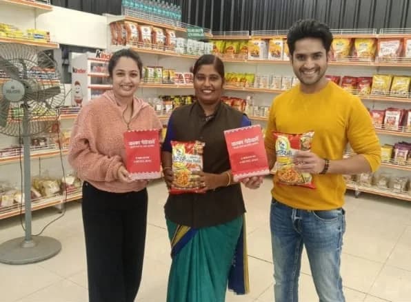 Celebrity visiting Kaka Pedhewale