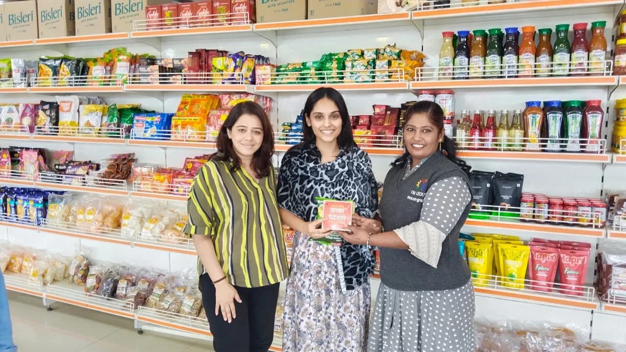 Celebrity visiting Kaka Pedhewale